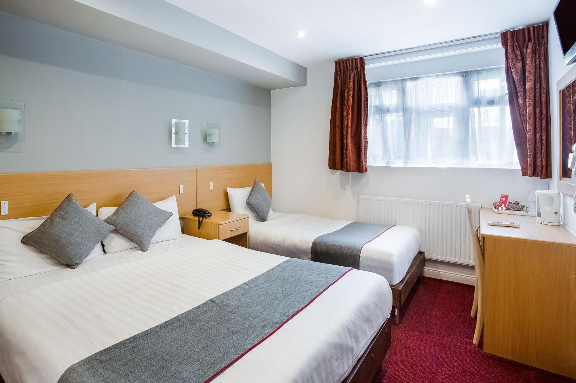 Oyo London Guest House Esterno foto